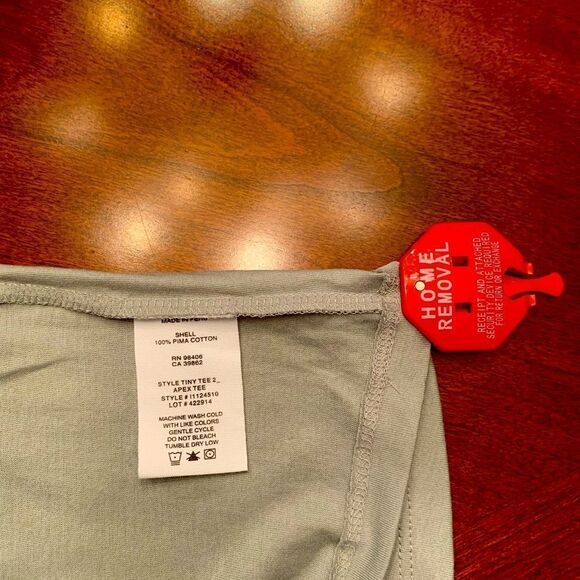 Theory  crew neck Pima cotton shirt size M, NWT - Picture 4 of 4